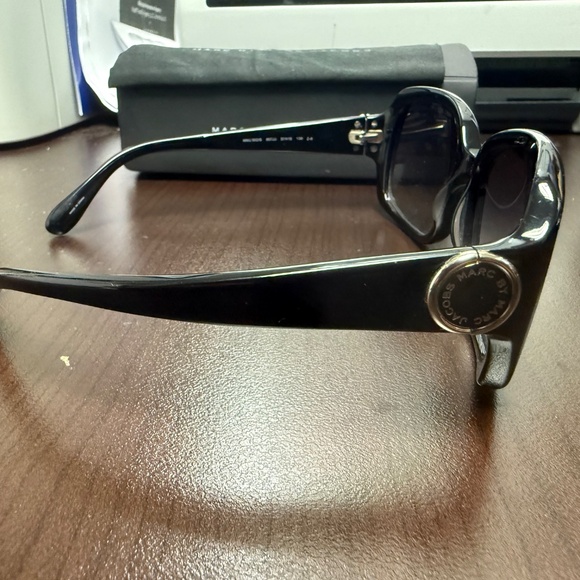 Marc Jacobs womens sunglasses - Picture 2 of 4